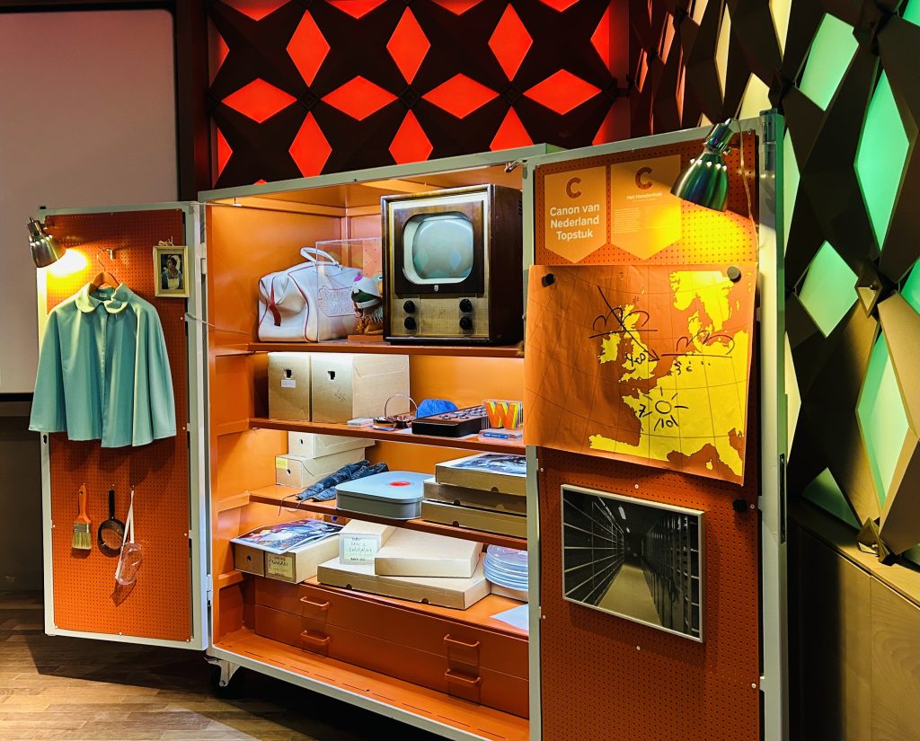 Hilversum Beeld en geluid nostalgie arrangement dagtocht senioren EF dagjeuit.net