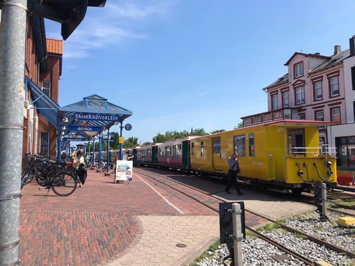 Borkum-linda-treintje-bedrijfsuitje-dagjeui-familiedag.jpg EF