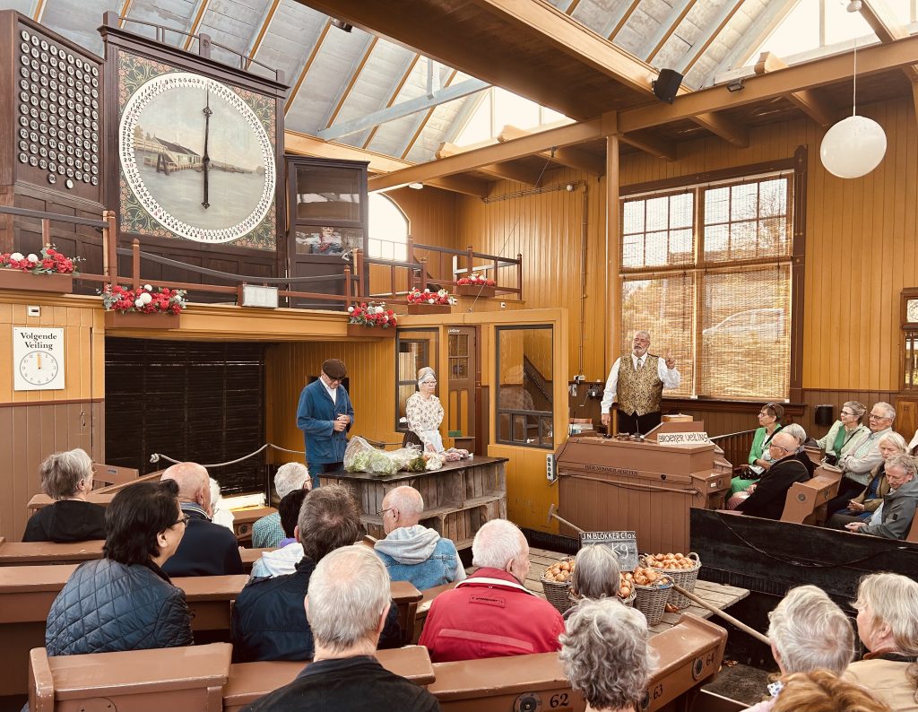 Broek op Langedijk veiling broeker veiling EF dagtocht senioren bsureis dagjeuit.net